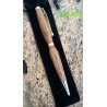 Penna artigianale in legno di leccio, ricaricabile.