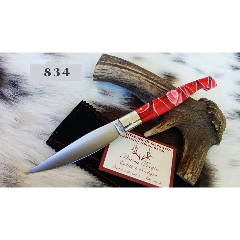 Pattadese lama 10,5 cm, manico in kirinite rosso venato con anima in acciaio